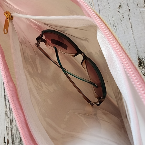 🎉3/$39 🆕️Poolside Water Resistant Pouch - Picture 9 of 9